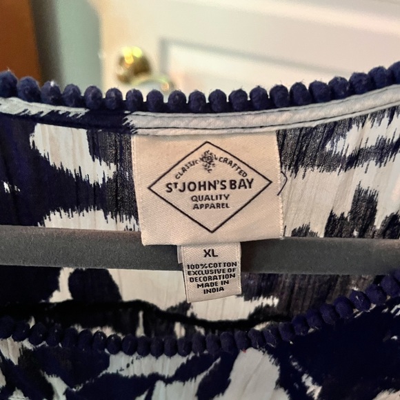 Top - Picture 2 of 2